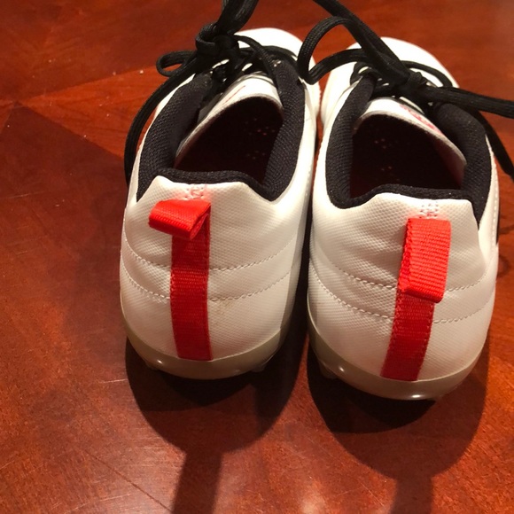 WOMENS ADIDAS SOCCER CLEATS SIZE 10 - Picture 4 of 5